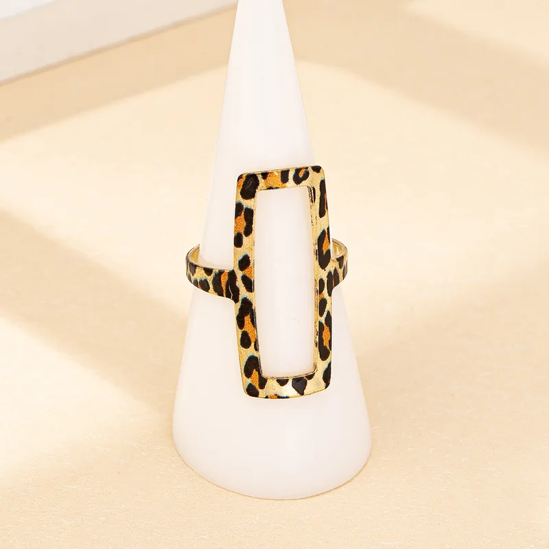 Chic Leopard Print Rectangular Ring