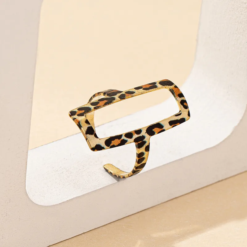 Chic Leopard Print Rectangular Ring