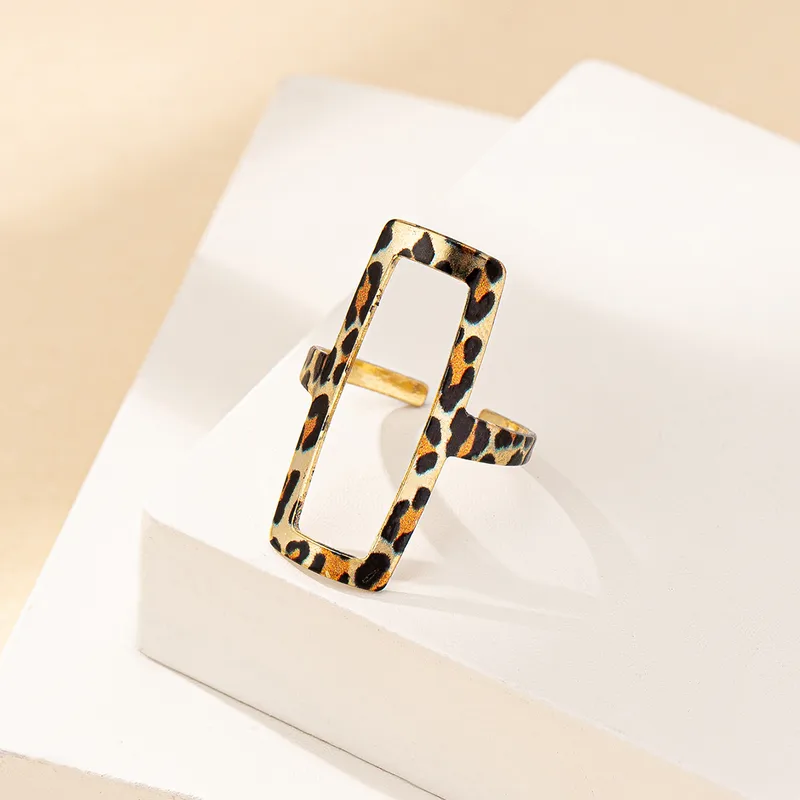 Chic Leopard Print Rectangular Ring