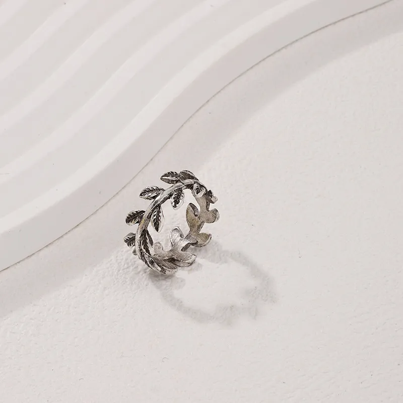 Vintage-Inspired Leaf Design Alloy Ring